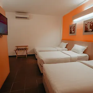 2* Hotel Fomecs Boutique Hotel, Jonker Street